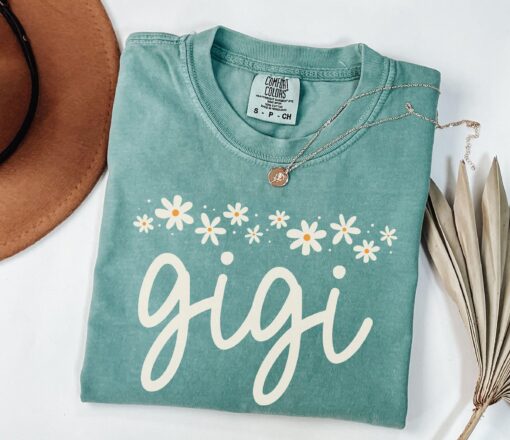 comfort colors gigi shirt for new grandma pregnancy reveal cute daisy t shirt unique gift for grandma christmas pecrc