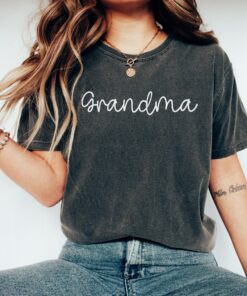 comfort colors grandma shirt for mothers day personalized nana gigi mimi granny tee pregnancy reveal gift cgp4b