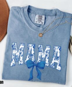 comfort colors mama shirt in blue ribbon cute mom shirt for mothers day girly aesthetic bow design chinoiserie style 7wthn