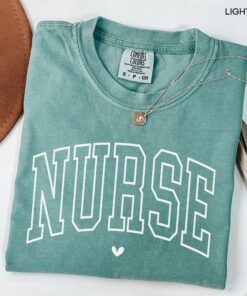 comfort colors nurse heart shirt for rn nursing students cute nursing school tee varsity style t shirt lpkr5