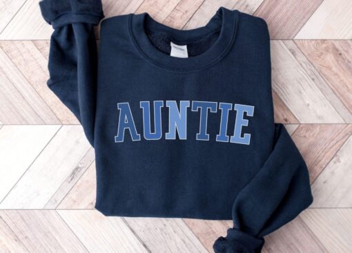 cool aunt sweatshirt for pregnancy announcement and mothers day gift unique auntie sweater for sisters 27mip