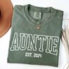 cool auntie est shirt cute aunt announcement new aunt birthday gift unique aunts t shirt for celebrating motherhood fihrn