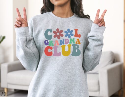 cool grandma club sweatshirt for winter fun best grandma sweater unique mothers day gift for cool grandmas hbfpe