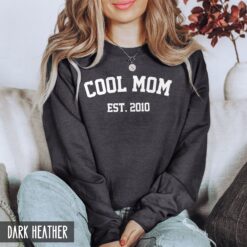 cool mom long sleeve sweatshirt personalized mom shirt for mothers day best mom ever gift ssvxu
