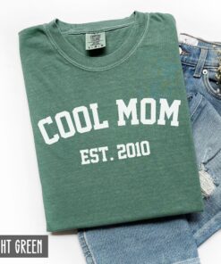 cool mom shirt with est year vintage design for mothers day funny mom life t shirt from daughter or son meyg4