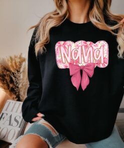 cool nana shirt with pink bow trendy aesthetic t shirt cute grandma shirt for pregnancy announcement best nana gift iioci