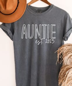 custom aunt shirt cute oversized auntie t shirt trendy auntie est shirt unique gift for new aunt mwrty