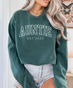 custom aunt sweatshirt auntie established 2025 sweater for cool aunts sister gifts and mothers day celebrations ntpa0