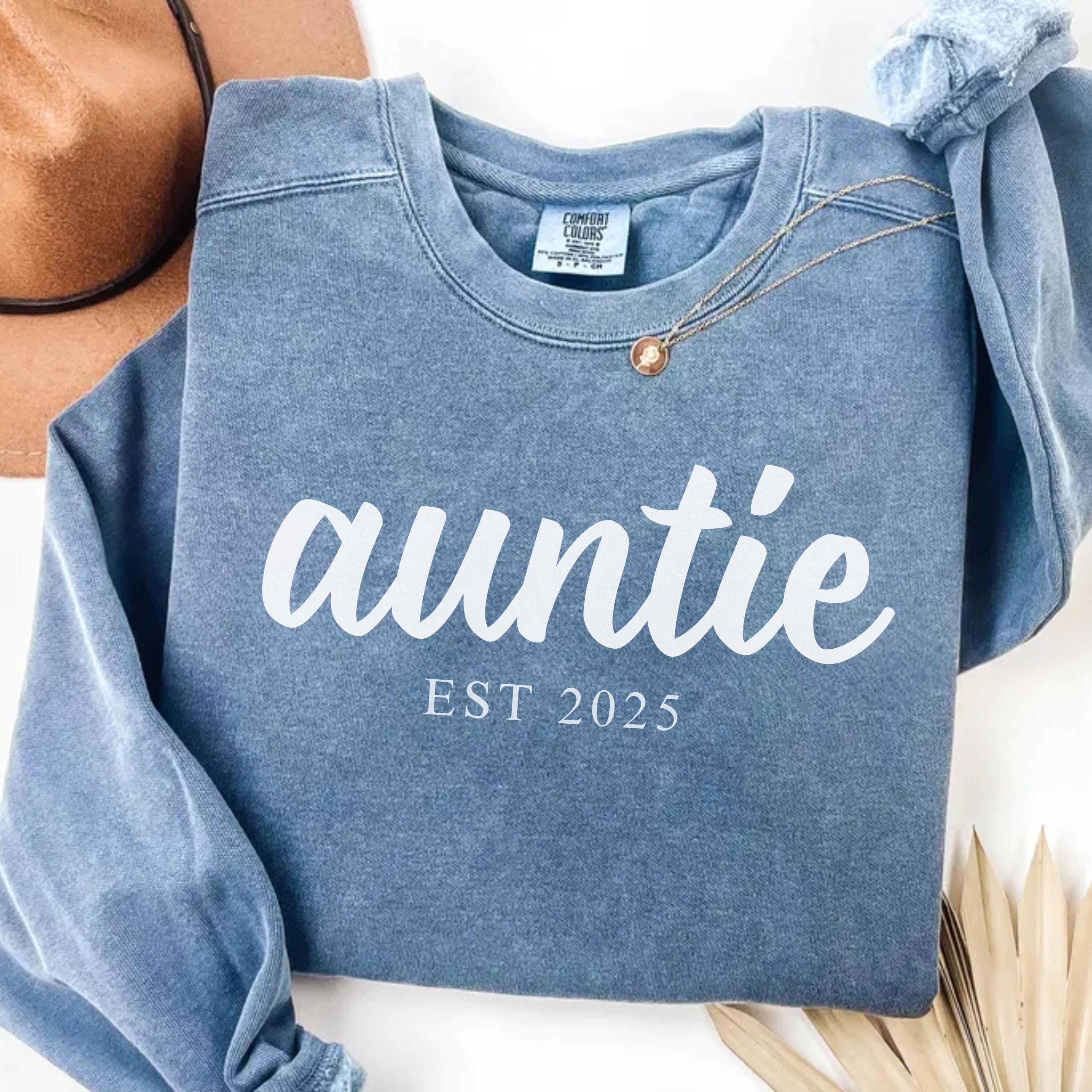 custom aunt sweatshirt for pregnancy announcement cute aunt shirt mothers day gift unique new auntie apparel zsqwt