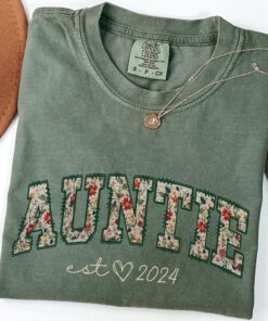 custom auntie est shirt floral design personalized gift for new aunts pregnancy announcement cool aunt club t shirt 9pkpf