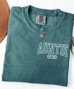 custom auntie est year shirt for new aunts cute auntie pocket shirt unique aunt announcement gift for cool aunts club 52xzo