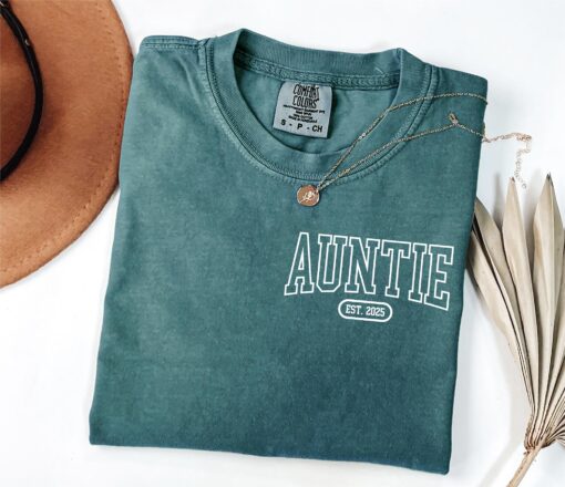 custom auntie est year shirt for new aunts cute auntie pocket shirt unique aunt announcement gift for cool aunts club