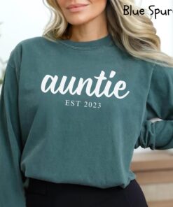 custom auntie shirt for new aunt pregnancy announcement unique gift for aunt to be comfort colors t shirt h5tqw