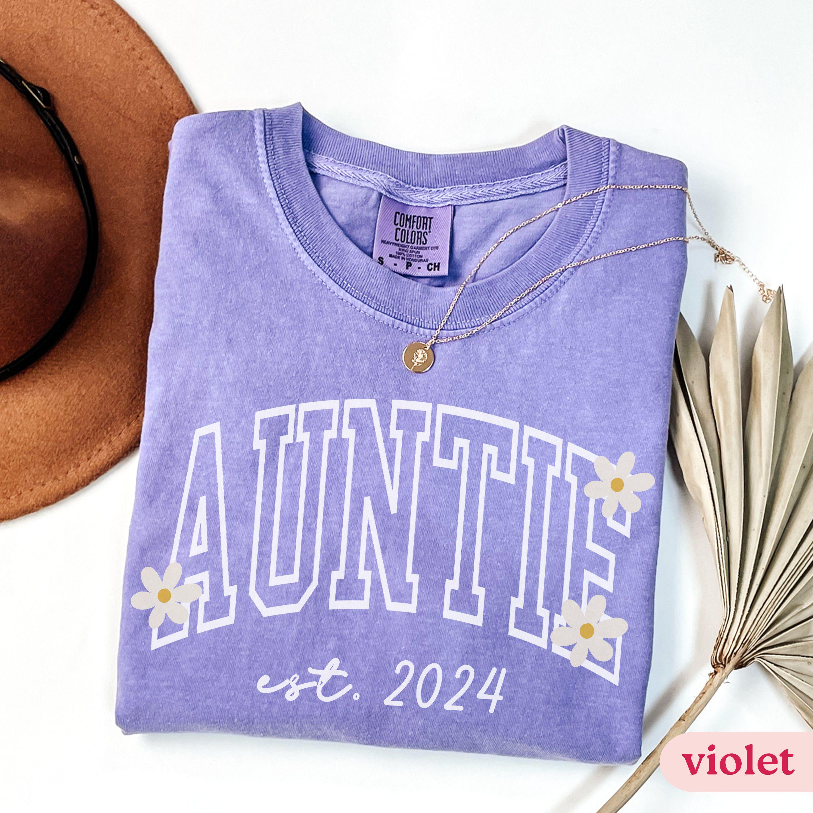 custom auntie shirt with daisy flower design cute t shirt for new aunt pregnancy reveal announcement gift gzxnd scaled