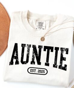 custom auntie shirt with established year retro design unique gift for new aunts sister announcement cool auntie shirt bwgjo