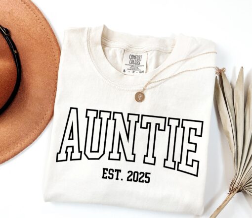custom auntie shirt with year established cute aunt announcement gift for new aunts cool aunt club t shirt mtbgn