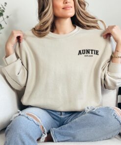 custom auntie sweatshirt for new aunt announcement mothers day gift unique aunt gifts personalized aunt shirt mu0gg