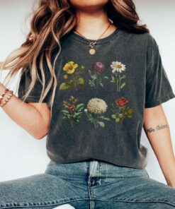 custom birth month flower shirt for mom personalized t shirt plant mom gift mothers day cottagecore style bbgbg