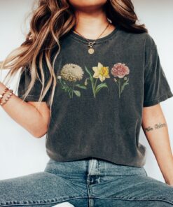 custom birth month flower shirt for mom personalized t shirt plant mom gift mothers day shirt cottage core style 0ulad