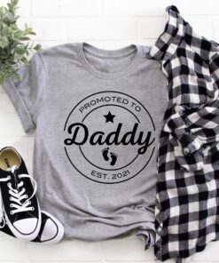 custom daddy established 2021 shirt new dad gift pregnancy announcement personalized father t shirt rqozs