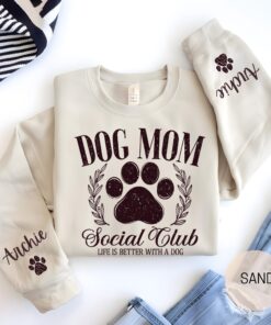 custom dog mom sweatshirt with personalized dog name funny dog mama crewneck gift for dog owners and pet lovers dk5eq