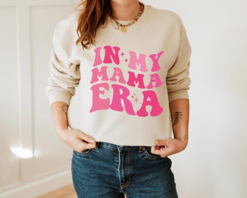 custom era sweatshirt for moms with personalized text unique mama outfit wavy design gigi era shirt gift idea delxq scaled