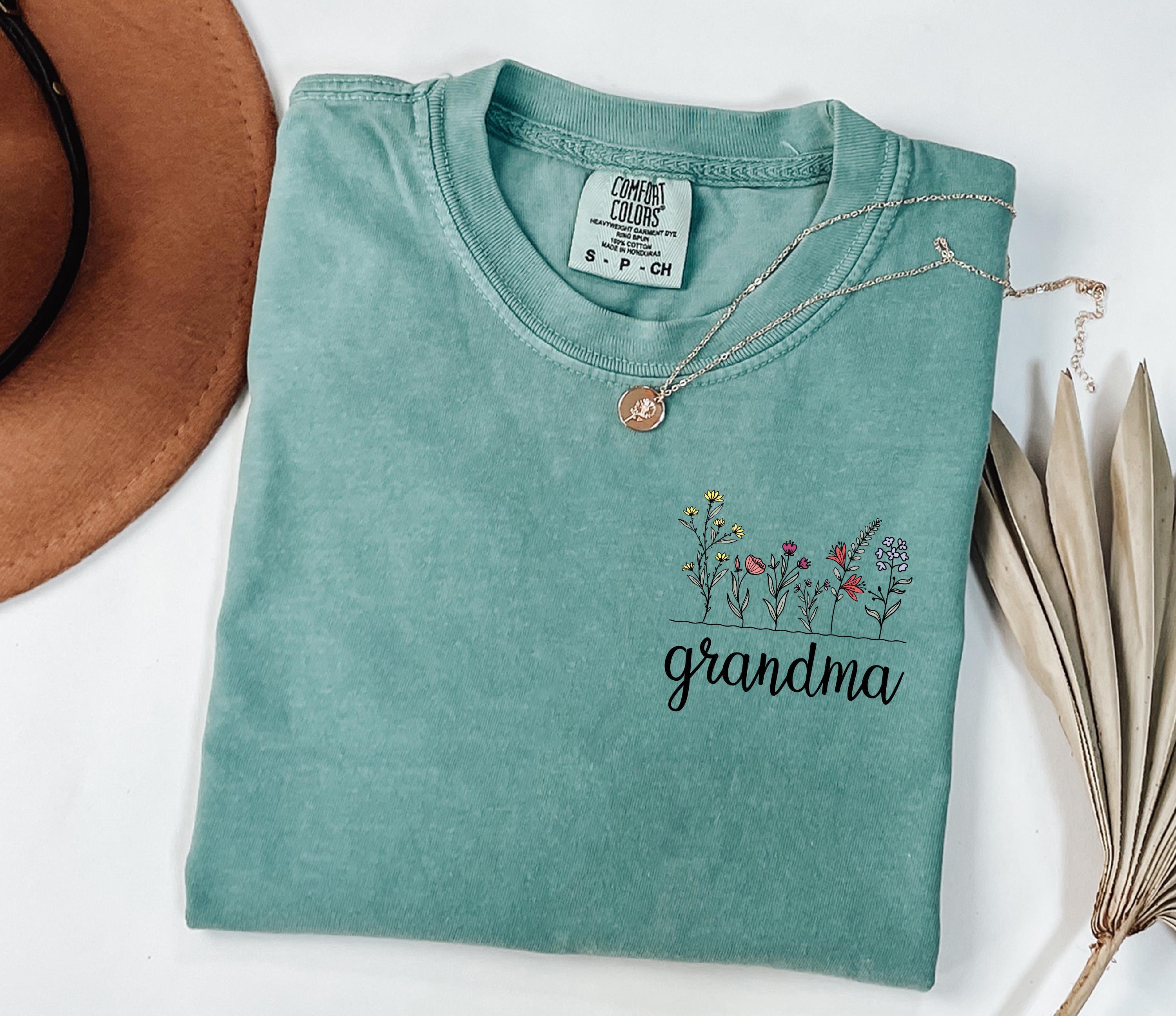 custom floral grandma shirt for mothers day personalized gift new nana granny shirt christmas gift for grandma bwnq1 scaled