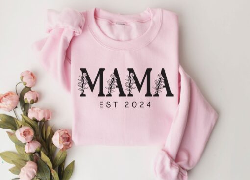 custom floral mama sweatshirt mama est 2024 pregnancy announcement new mom gift mothers day shirt for moms 5s3fg