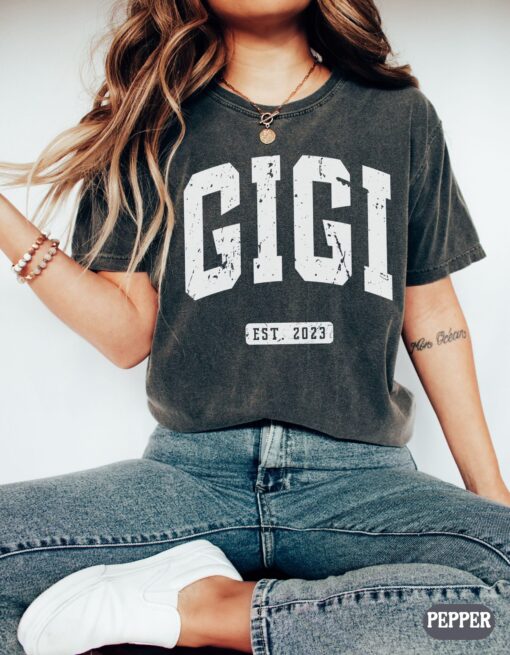 custom gigi est 2023 shirt for new grandmas pregnancy reveal announcement unique gigi birthday gift t shirt xx9ke scaled