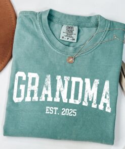 custom grandma est shirt for mothers day personalized gift for new nana gigi announcement unique mom life shirt 6kxpj