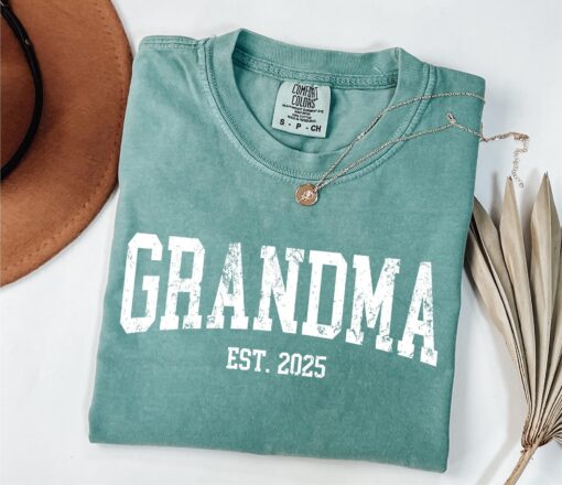 custom grandma est shirt for mothers day personalized gift for new nana gigi announcement unique mom life shirt