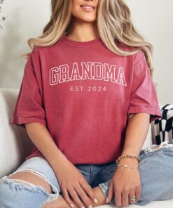 custom grandma shirt established 2025 cute grandma t shirt for mothers day new grandma gift unique grandma shirt 6t5bo