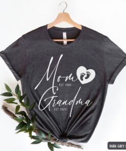 custom grandma shirt for new grandmothers pregnancy announcement mothers day gift nana baby reveal t shirt hs8jn