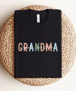 custom grandma sweatshirt with kids names christmas crewneck holiday sweater unique gift for grandmothers apxnd