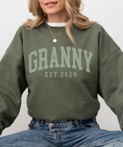 custom granny est 2024 sweatshirt personalized gift for new grandma unique granny sweater great for christmas and special occasions vev2x