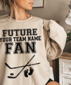 custom ice hockey fan maternity sweatshirt personalized team name pregnancy announcement shirt for sports loving moms hqao7