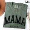 Custom Mama EST Shirt for Moms Personalized Mothers Day Gift Cute Mama T-Shirt Ideal for Christmas and Special Occasions