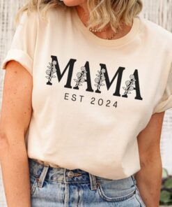 custom mama shirt floral design mama est 2024 shirt for new moms pregnancy announcement mothers day gift dac9x