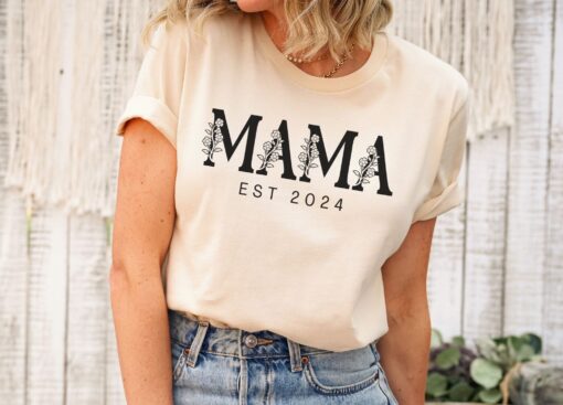 custom mama shirt floral design mama est 2024 shirt for new moms pregnancy announcement mothers day gift