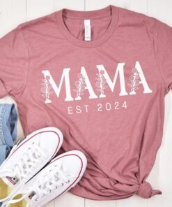 custom mama shirt floral design mama est 2024 shirt for new moms pregnancy announcement mothers day gift rvq2o