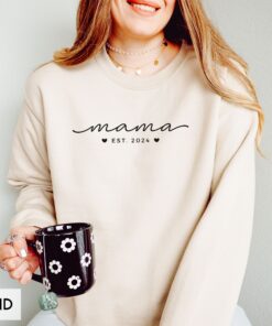 custom mama sweatshirt for new moms personalized mothers day shirt unique mommy gift baby shower present vn4fm