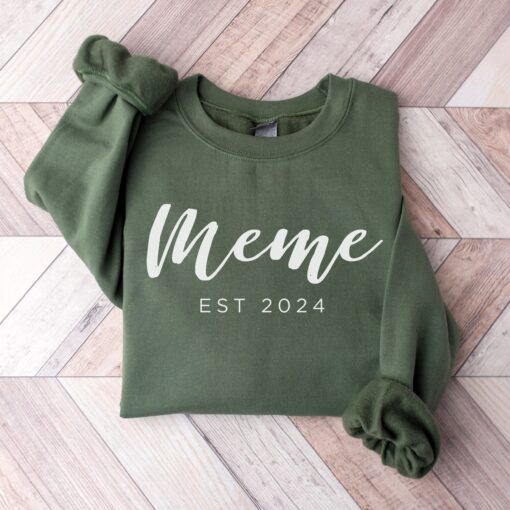 custom meme sweatshirt est 2025 pregnancy announcement funny mom shirt gift for grandma mothers day meme to be po93w scaled