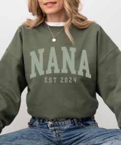 custom nana est 2024 sweatshirt new grandma gift personalized nana sweater for christmas and special occasions su0xz