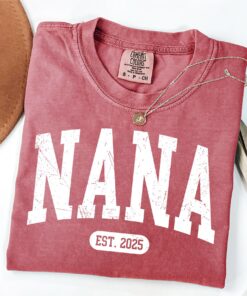 custom nana est year shirt retro grandma crewneck new nana announcement gift for new grandmothers joadj