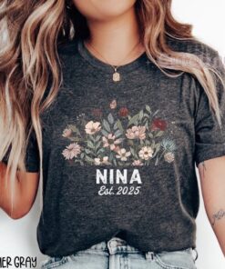 custom nina shirt for godmother gift with wildflowers design and hispanic baptism announcement est 2025 auntie shirt 0xenm