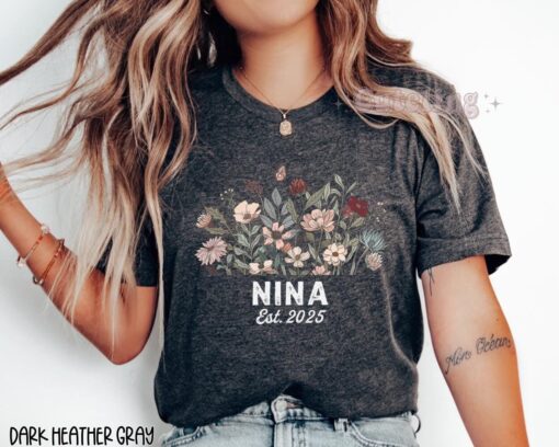 custom nina shirt for godmother gift with wildflowers design and hispanic baptism announcement est 2025 auntie shirt