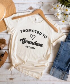 custom promoted to grandma shirt for pregnancy announcement personalized nana t shirt est year mothers day gift bz2sj