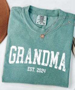 custom retro grandma shirt est cute nana shirt for mothers day best mom ever gift personalized mom life tee sgbzo