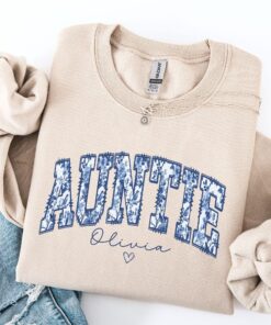 custom toile de jouy auntie sweatshirt floral crewneck for new aunt pregnancy announcement personalized gift for mothers day 92h1z