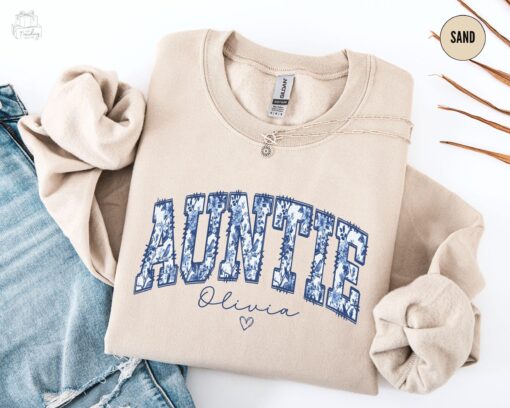 custom toile de jouy auntie sweatshirt floral crewneck for new aunt pregnancy announcement personalized gift for mothers day 92h1z